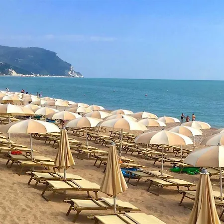 ゲストハウス Nel Conero 4*