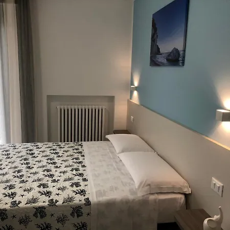 Konukevi Nel Conero 3*