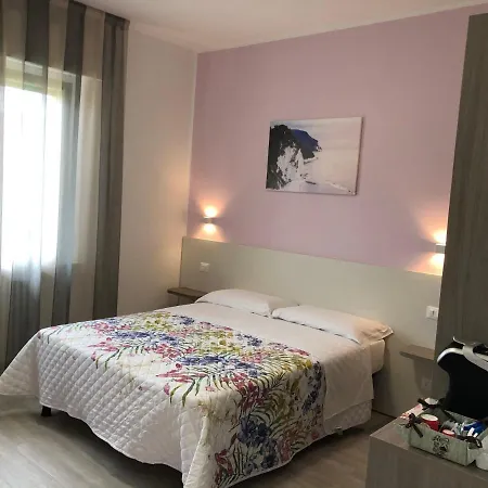 Konukevi Nel Conero 3*