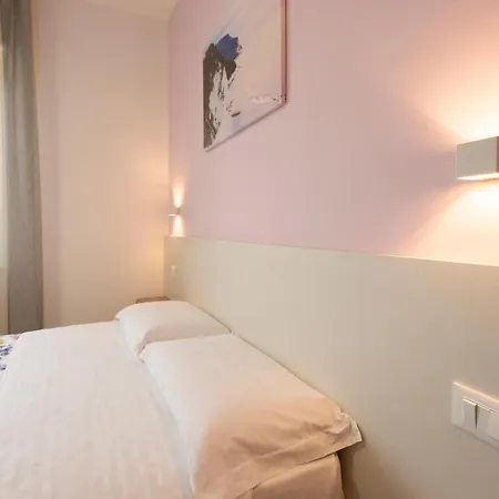 Nel Conero Guest house *